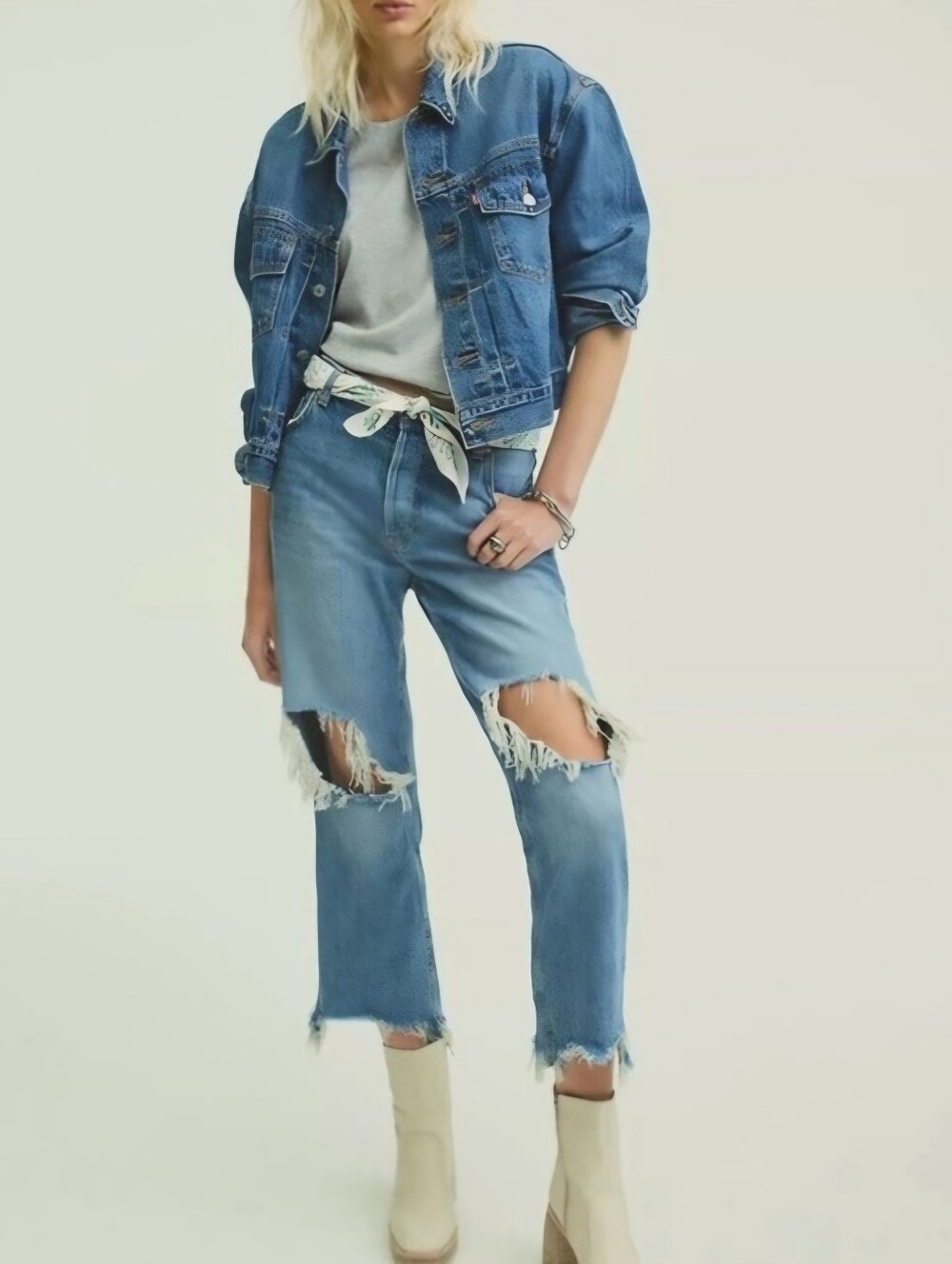 NWT Free People Light Stone Wash Maggie Jeans Raw Hem Busted Knees, 28
